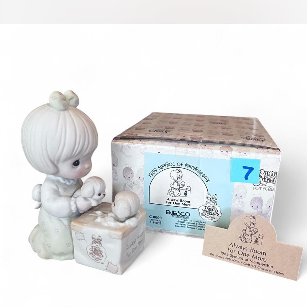 Precious Moments Figurine - βAlways room for one moreβ